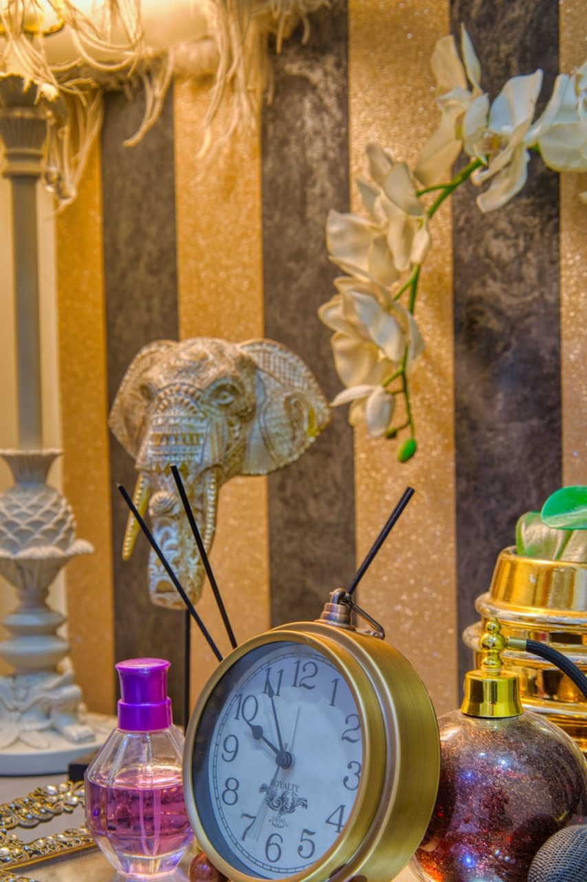 Perfumes and details inside Anta Senses
