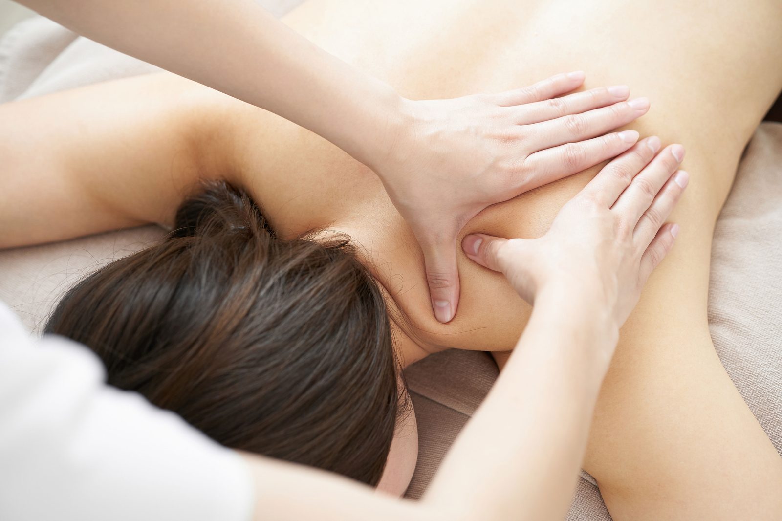 Back massage at Anta Senses Thai spa